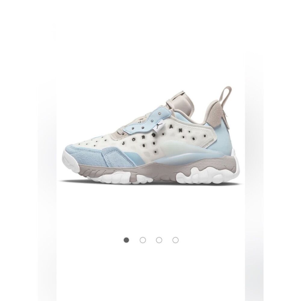 Jordan Delta 2 Women’s Sneaker in Gray/ Fog/ Celestine Blue Size 9